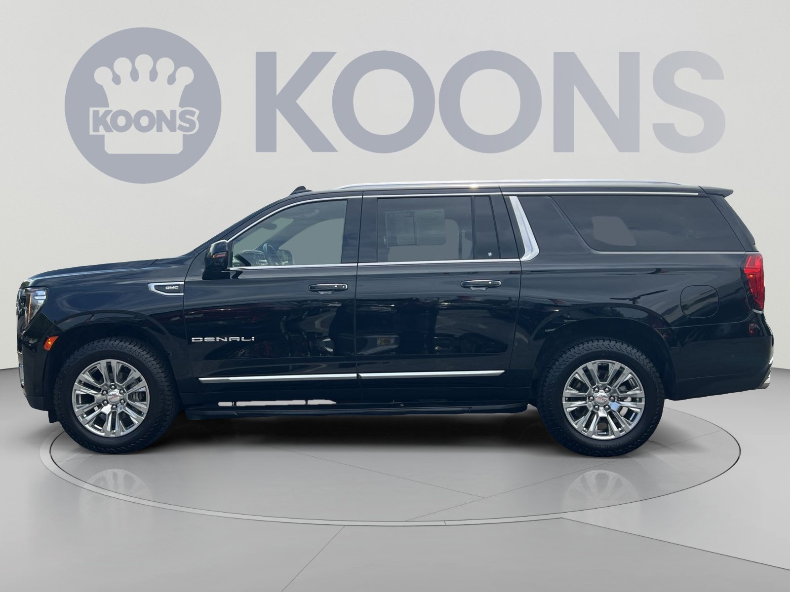 Used 2023 GMC Yukon XL Denali w/ Advanced Technology Package AWD/4WD image 5