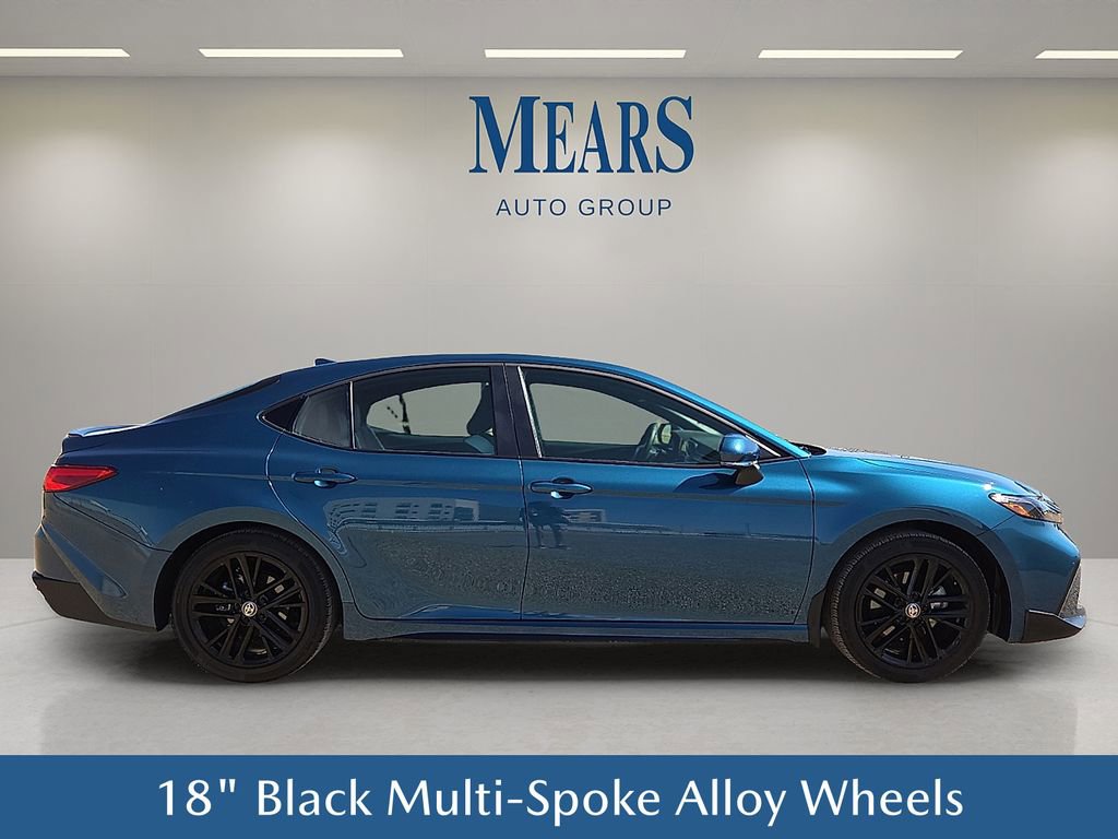 Used 2026 Toyota Camry SE w/ Convenience Package image 7