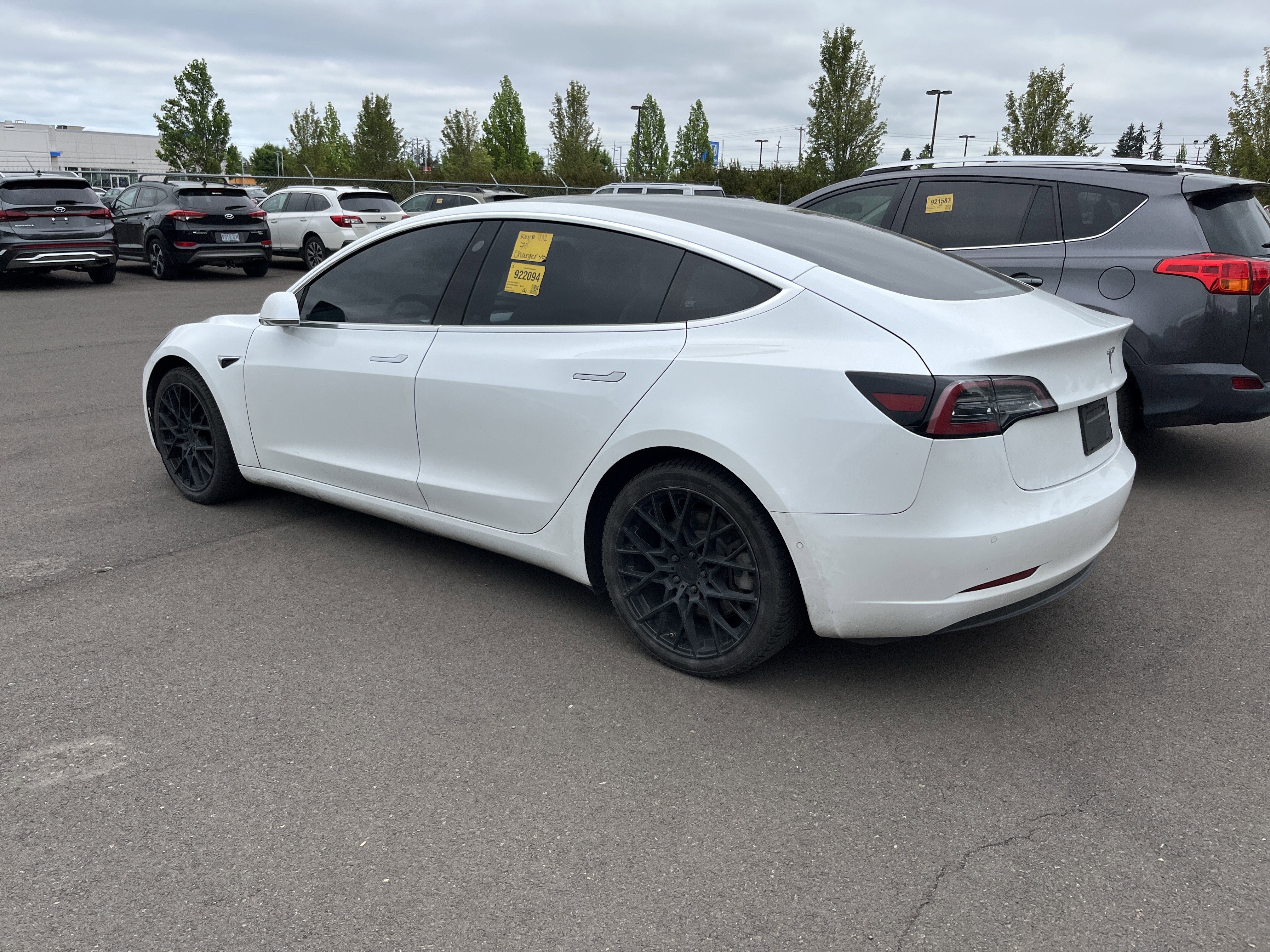 Used 2019 Tesla Model 3 Mid Range RWD image 3