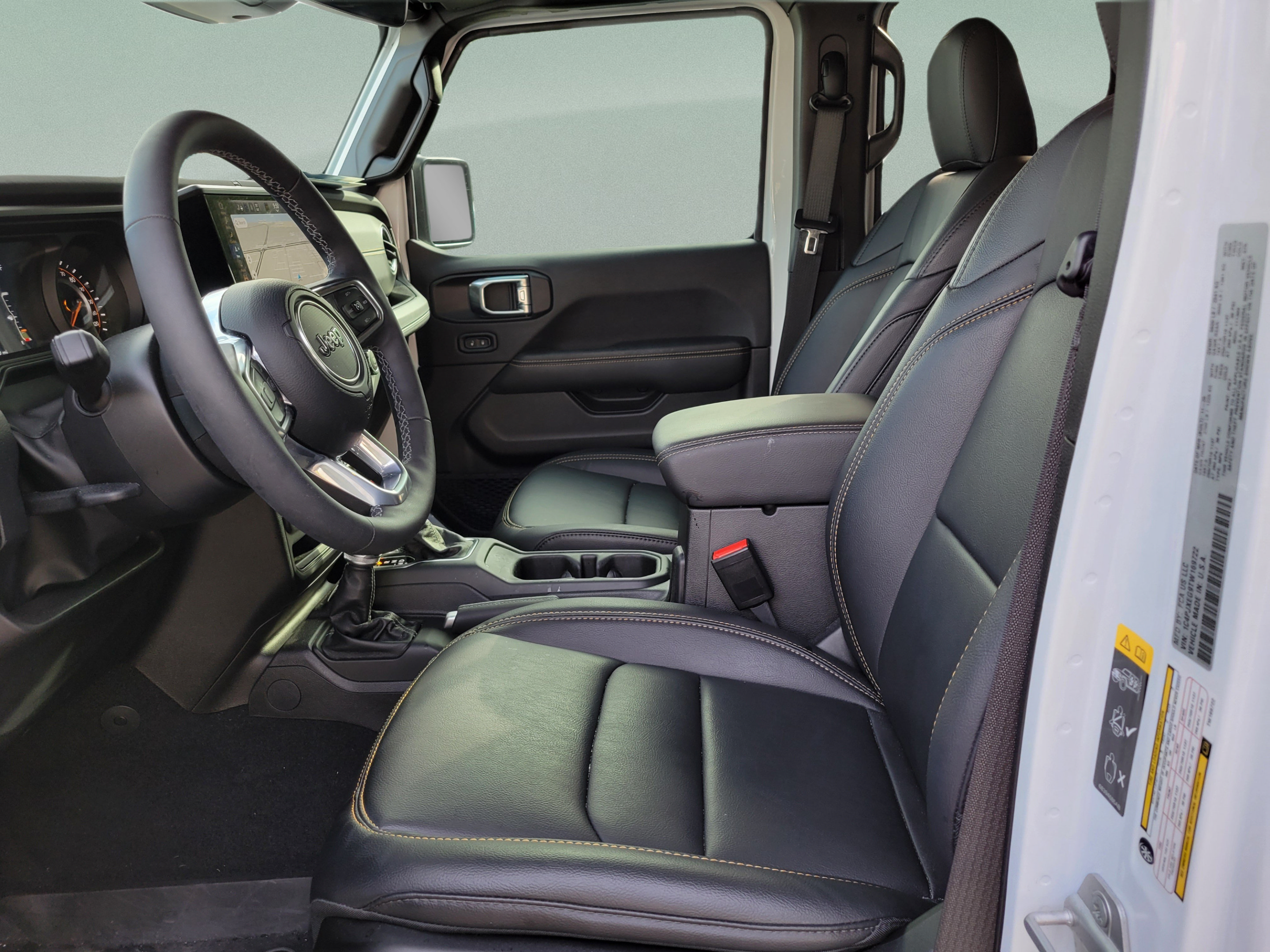 Used 2026 Jeep Wrangler Unlimited Sahara AWD/4WD image 15