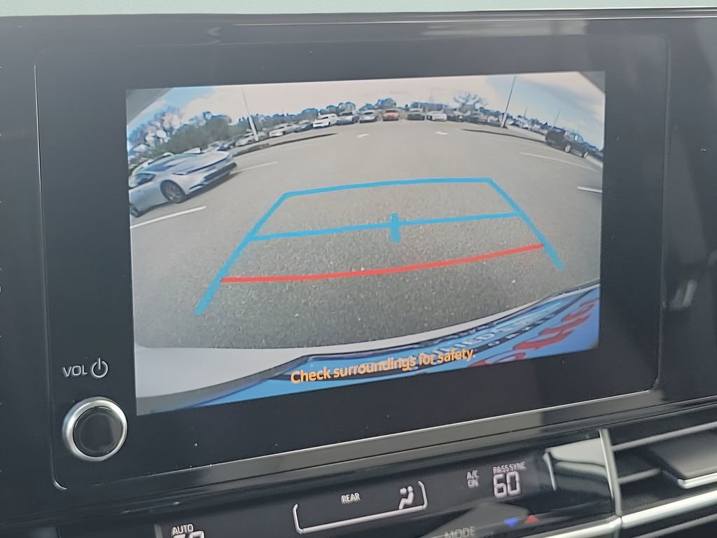 Used 2025 Toyota Sienna LE image 14