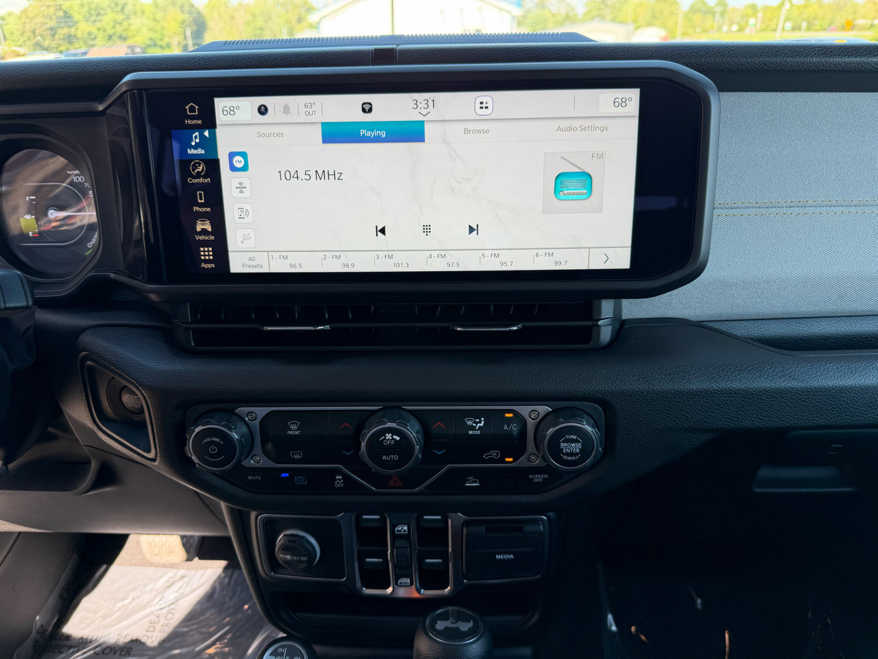 Used 2024 Jeep Wrangler Unlimited image 27