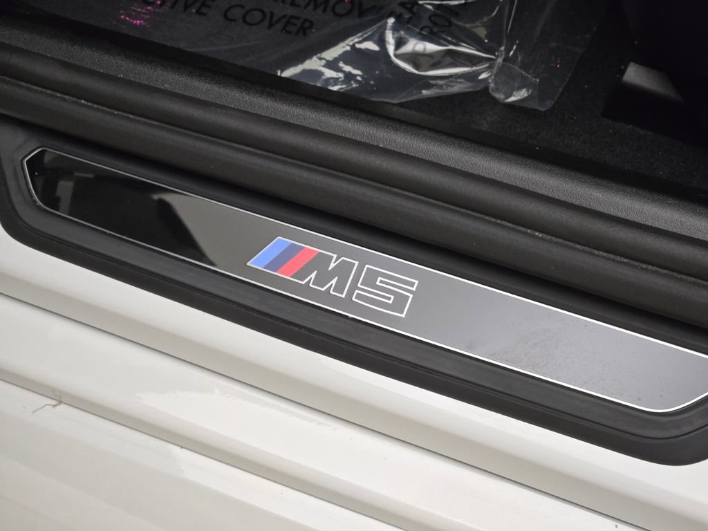 Used 2026 BMW M5 Touring AWD/4WD image 39