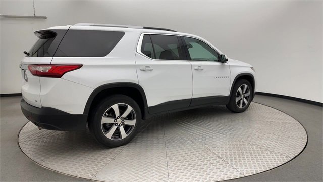 Used 2018 Chevrolet Traverse LT image 2