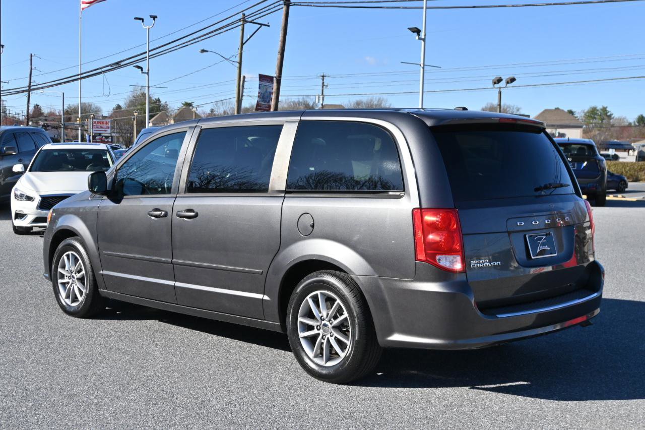 Used 2016 Dodge Grand Caravan SE image 7