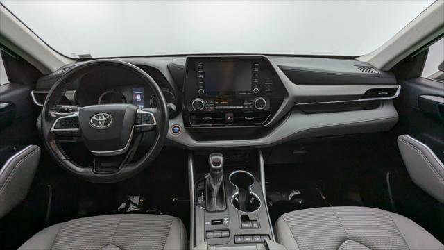 Used 2022 Toyota Highlander LE image 28