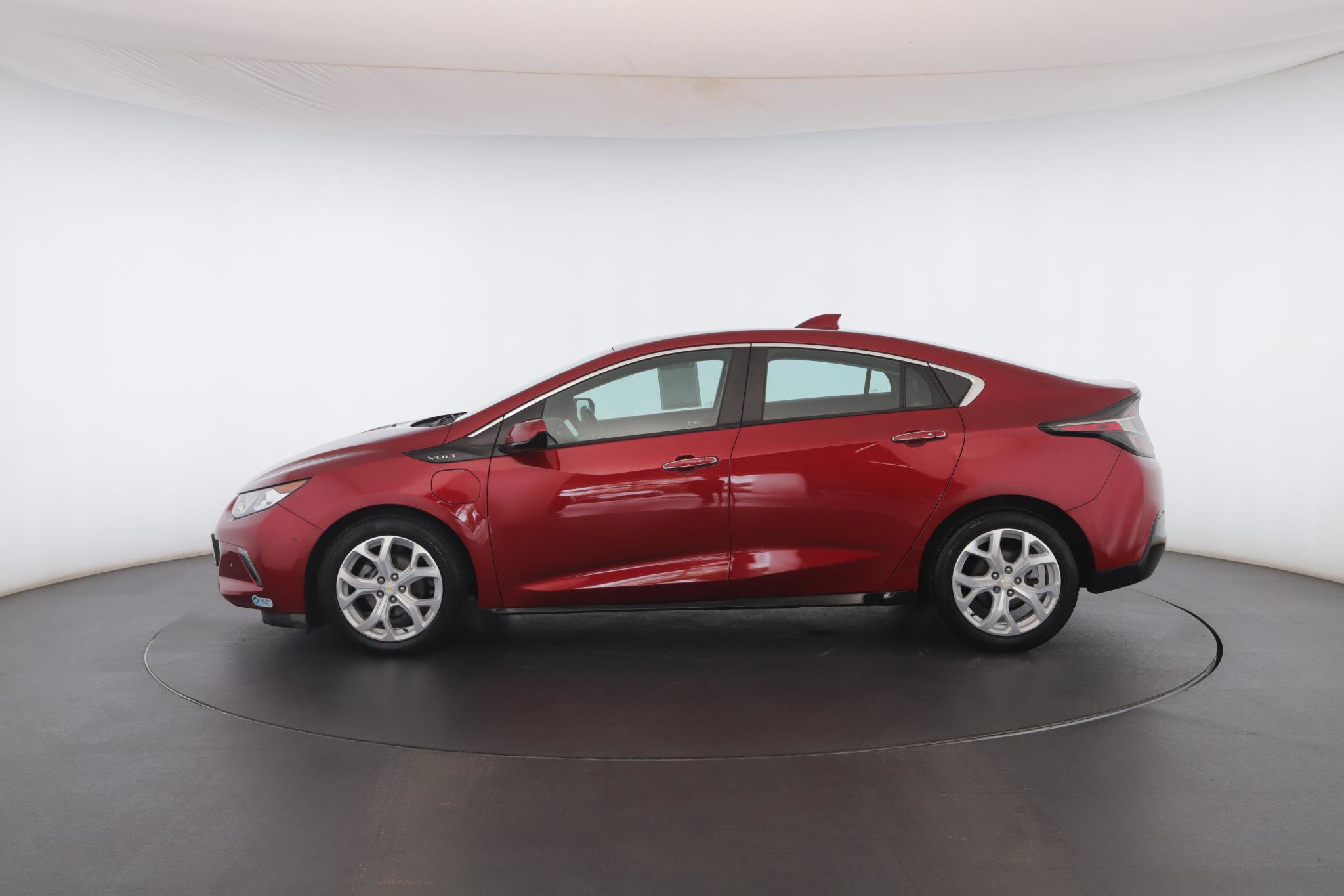 Used 2018 Chevrolet Volt Premier w/ Driver Confidence Package FWD image 21