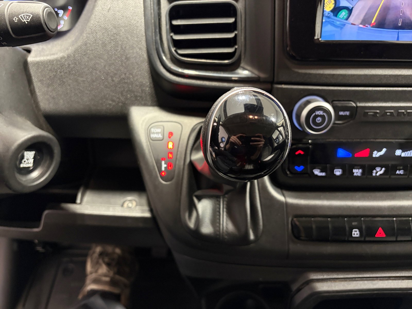 Used 2025 RAM ProMaster 3500 w/ Convenience Group image 32