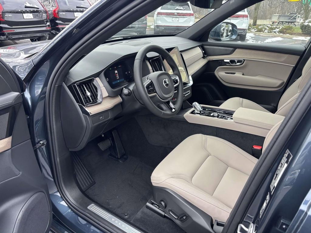 New 2026 Volvo XC90 B5 Plus image 25