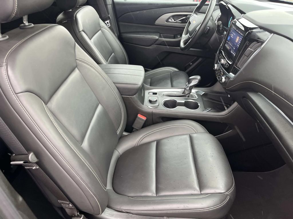 Used 2023 Chevrolet Traverse LT image 30