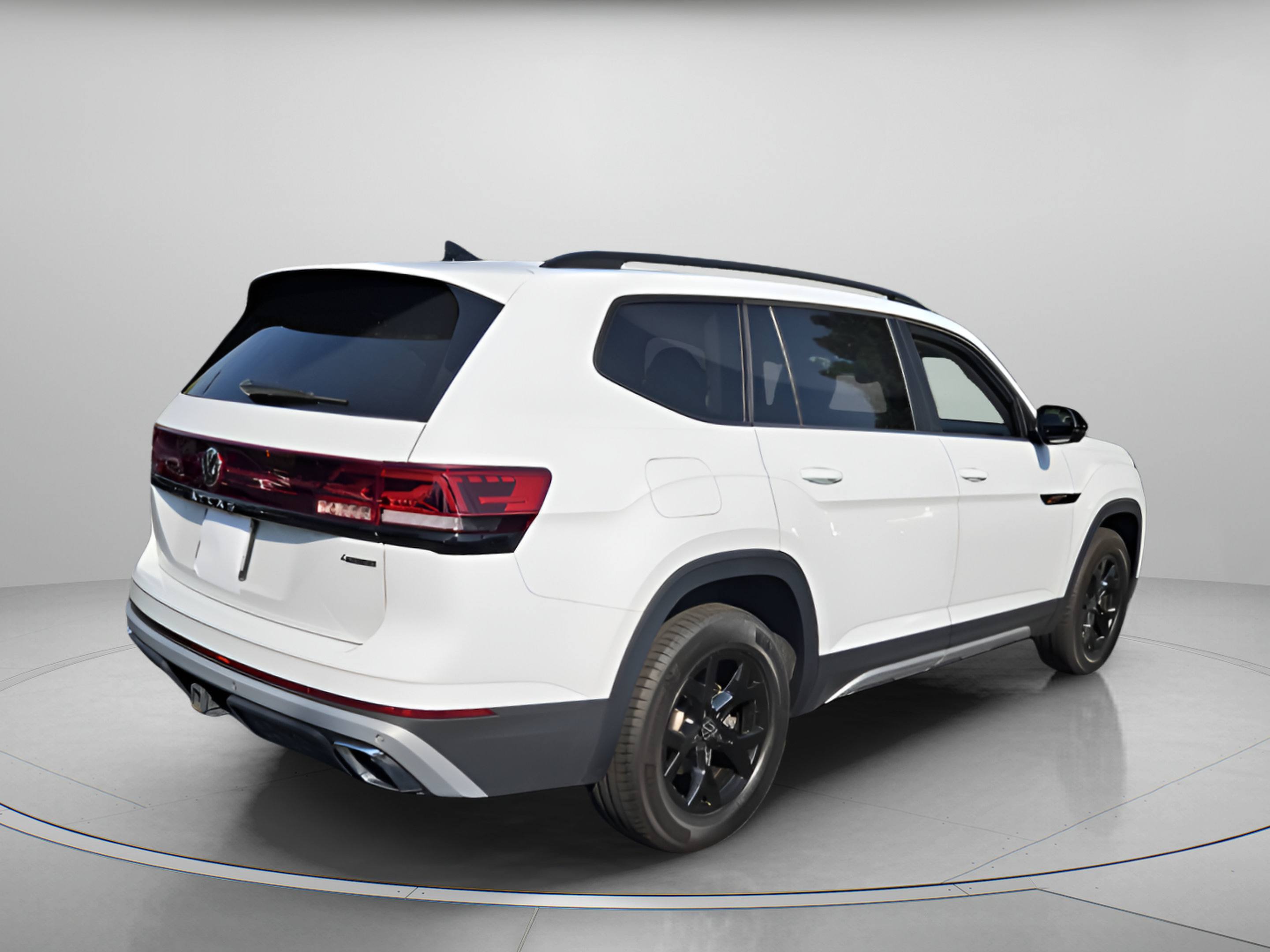 Used 2024 Volkswagen Atlas Peak Edition SE AWD/4WD image 5