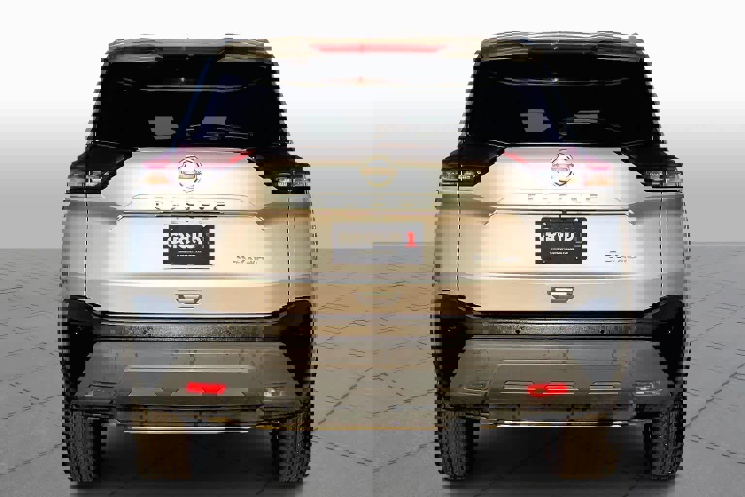 Used 2023 Nissan Rogue SV image 5