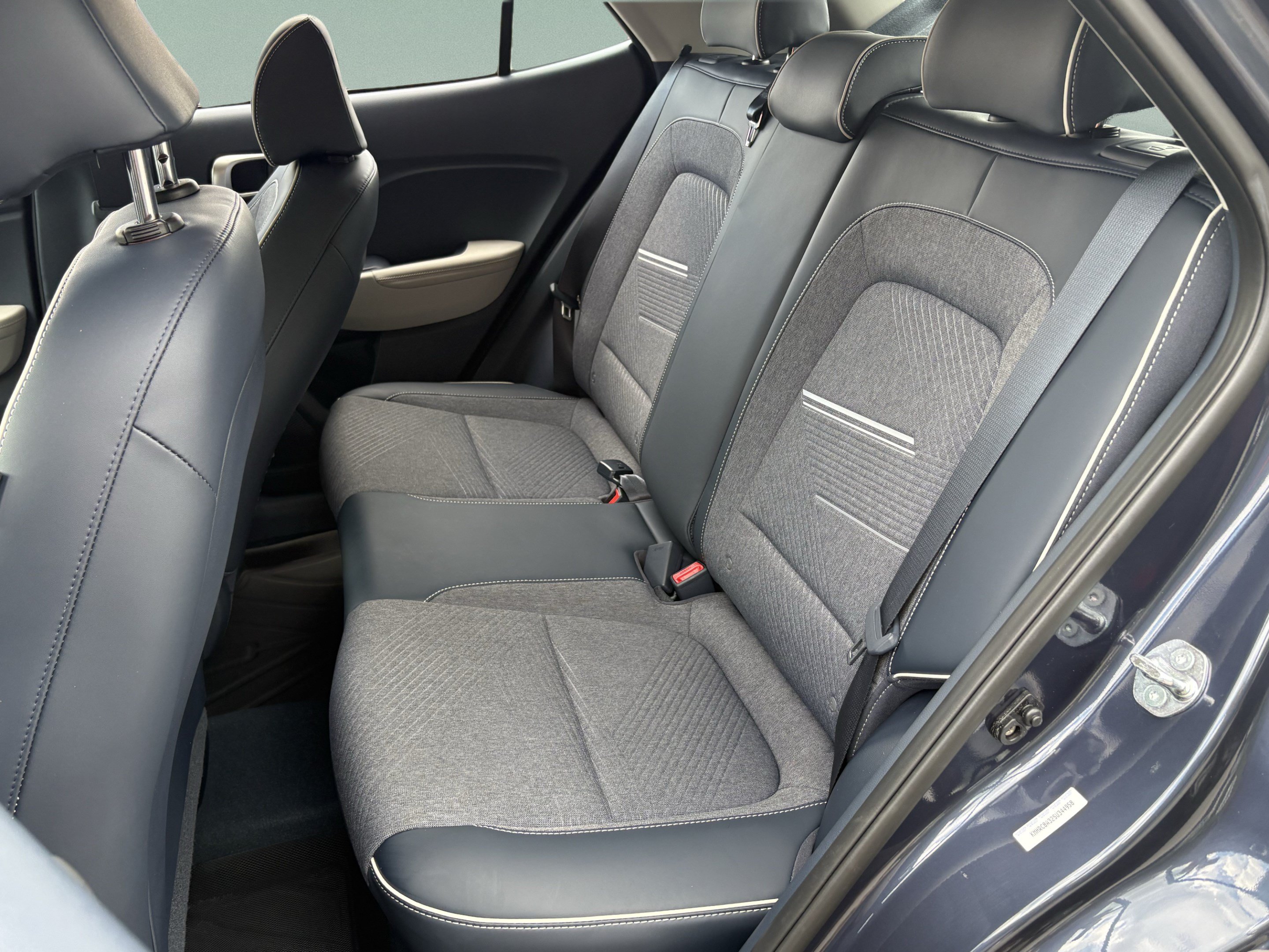 Certified 2025 Hyundai Venue Limited FWD image 24