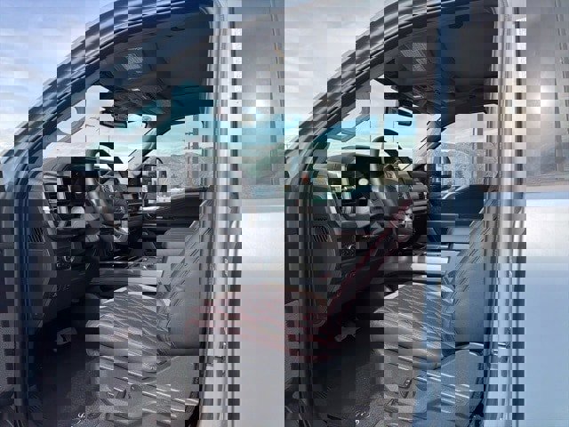 New 2026 Ford F250 Lariat w/ Black Appearance Package image 26