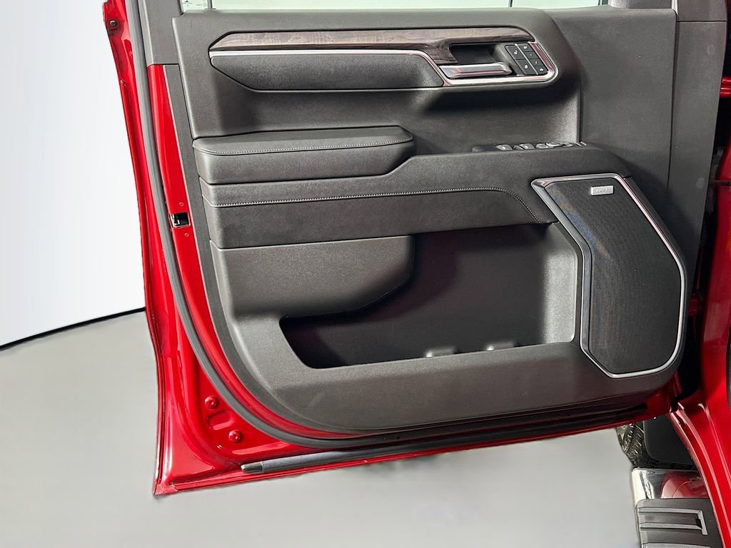 Used 2023 Chevrolet Silverado 1500 LTZ w/ LTZ Premium Package image 17