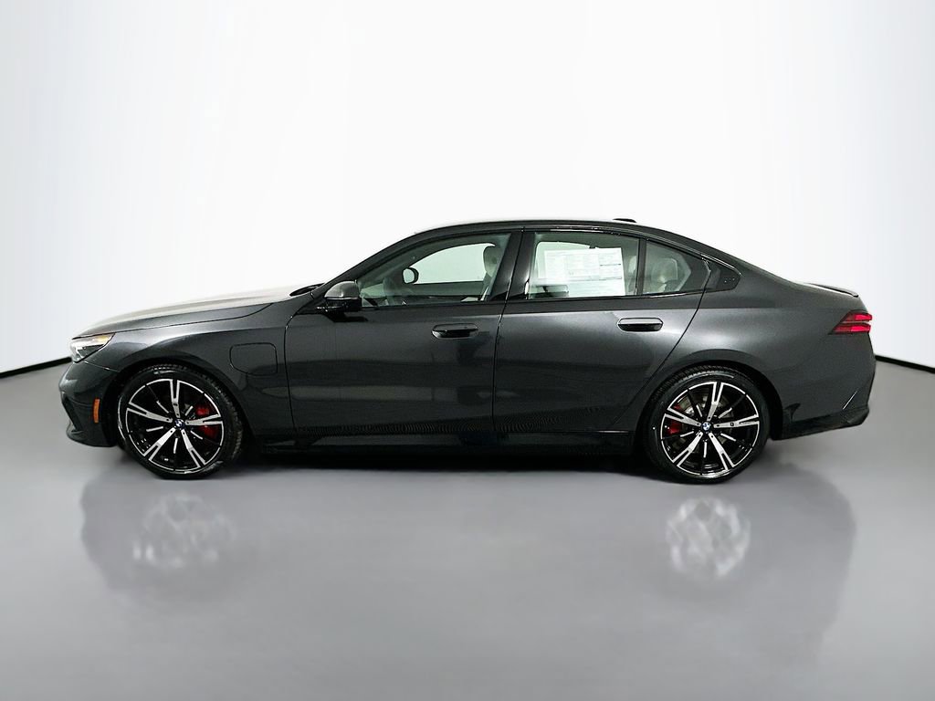Used 2026 BMW 550e xDrive AWD/4WD image 8