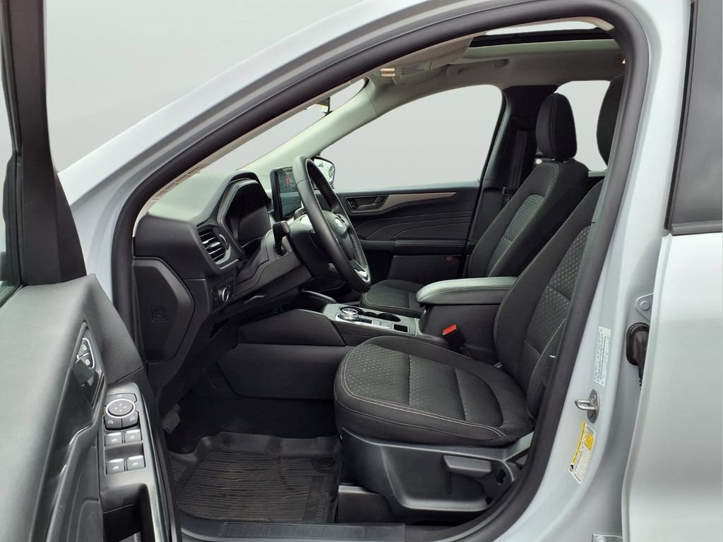 Used 2025 Ford Escape Active w/ Tech Pack #1 AWD/4WD image 16