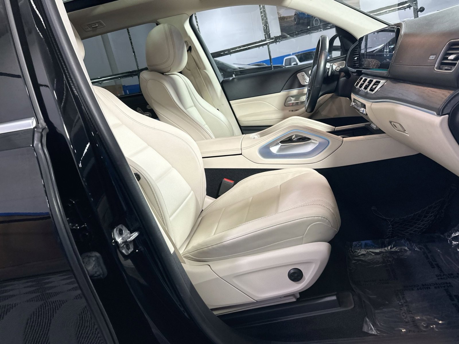 Used 2021 Mercedes-Benz GLS 450 4MATIC image 36