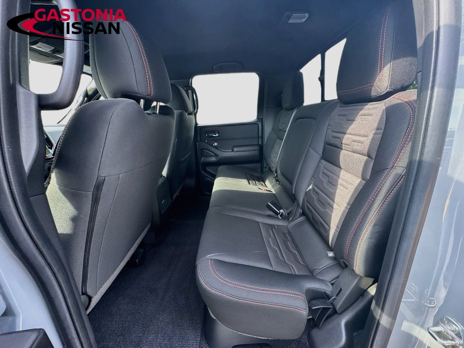 Used 2025 Nissan Frontier Pro-X RWD image 31