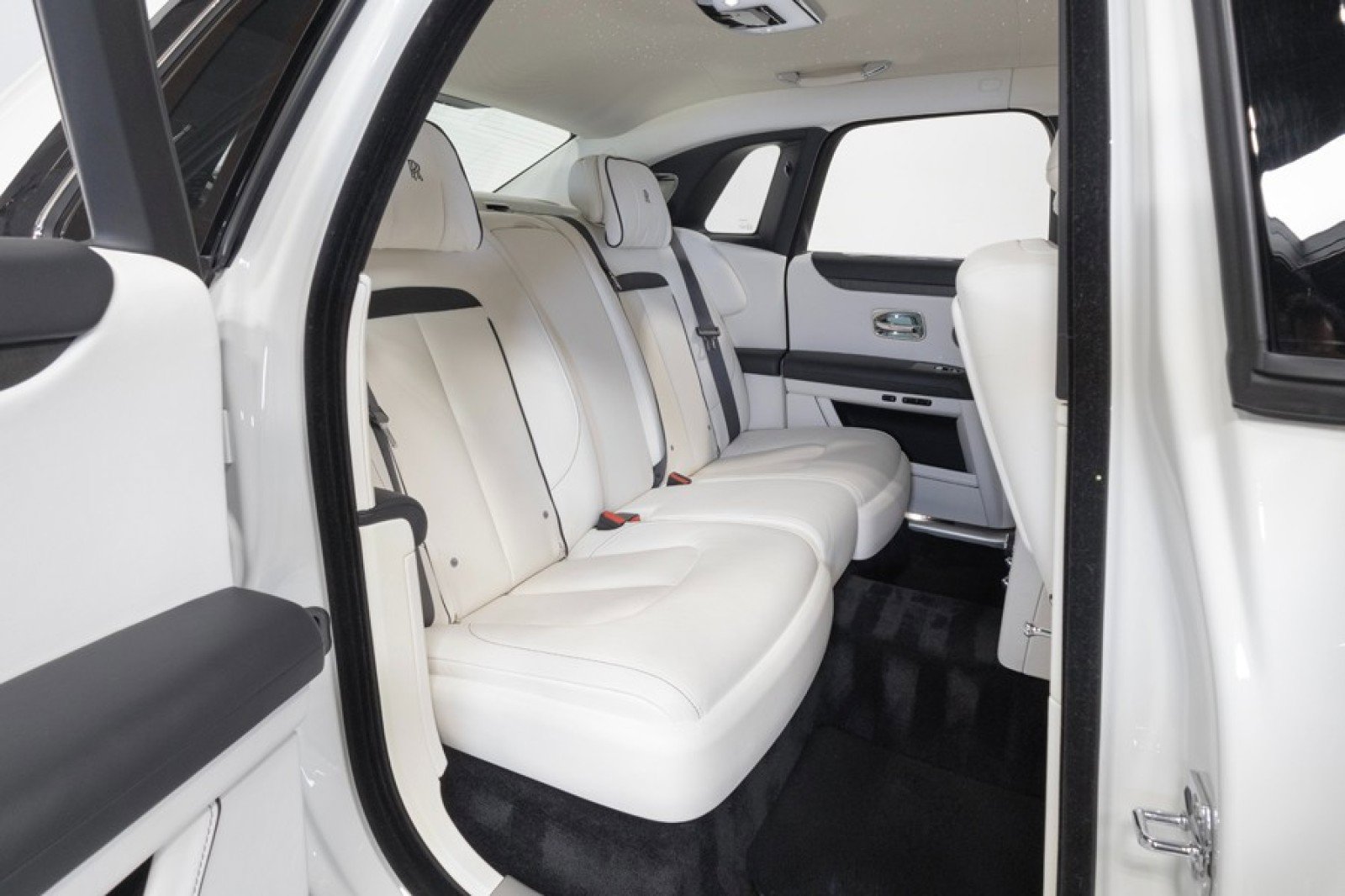 Used 2022 Rolls-Royce Ghost w/ Ghost Package AWD/4WD image 69