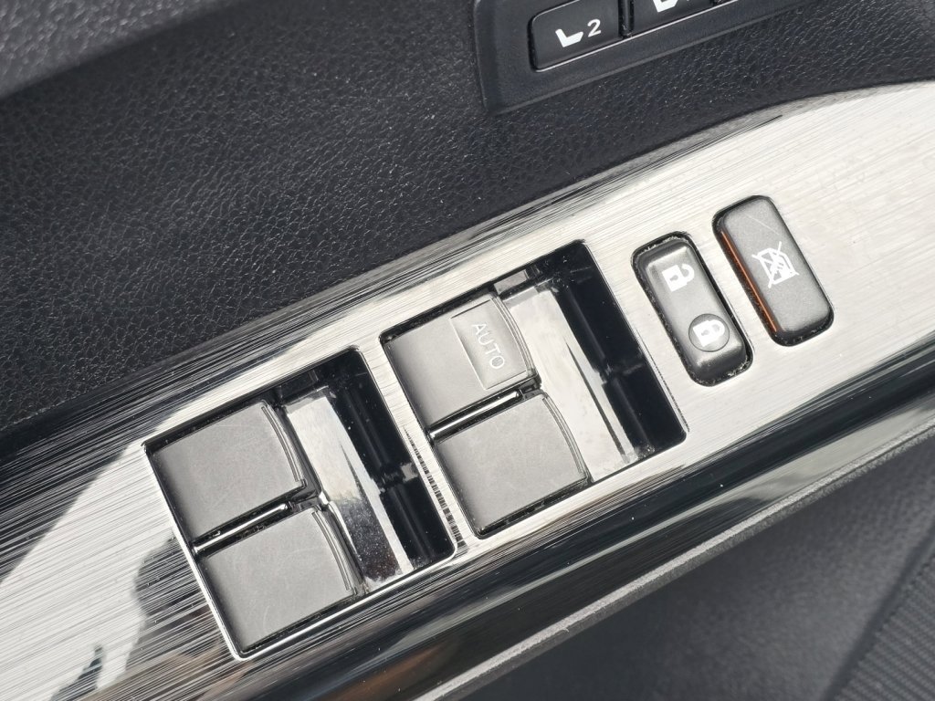 Used 2018 Toyota RAV4 Limited image 29