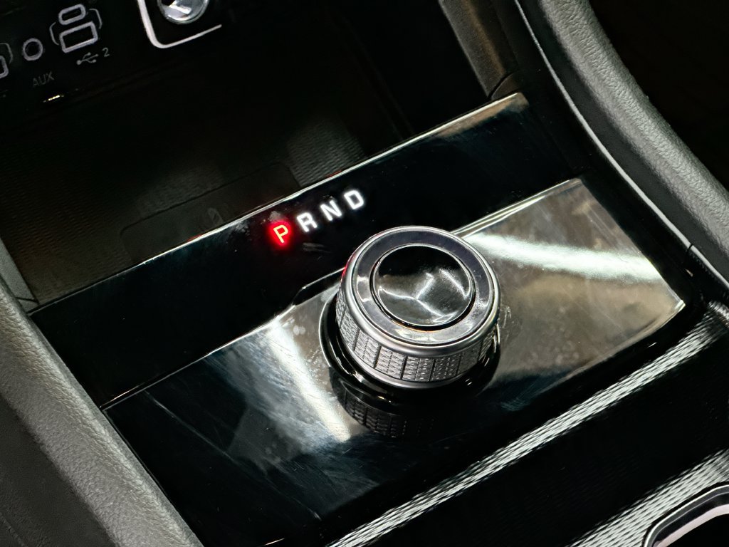 Used 2024 Jeep Grand Cherokee L Laredo RWD image 23