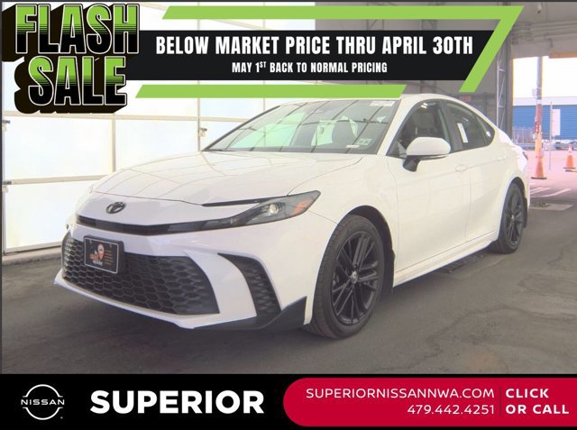 Used 2025 Toyota Camry SE w/ Convenience Package image 1