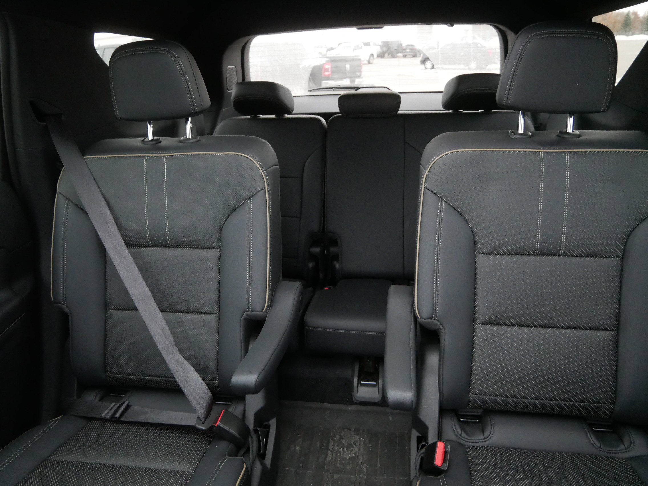 Used 2025 Chevrolet Traverse High Country image 13