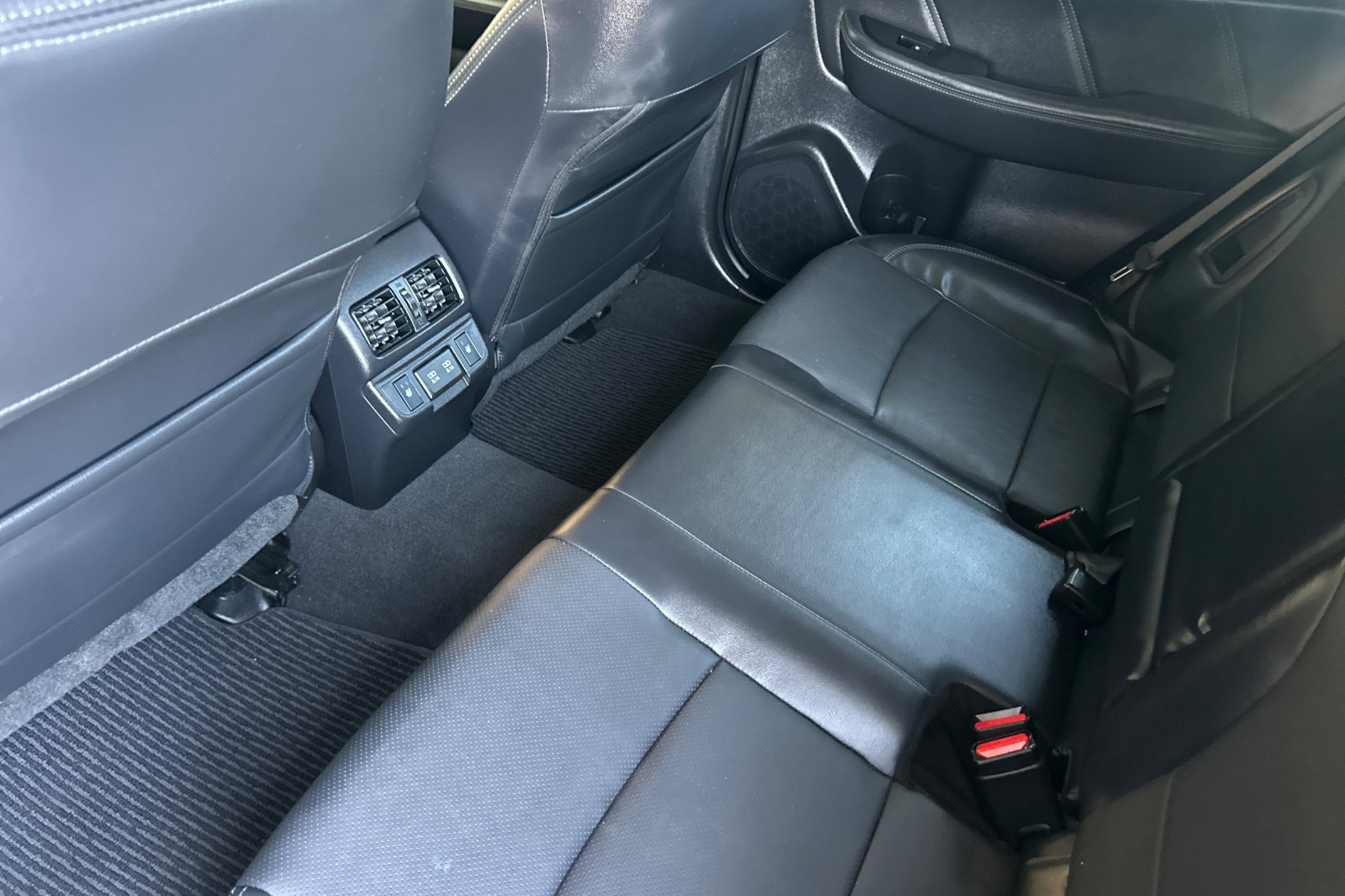 Used 2019 Subaru Outback 2.5i Limited AWD/4WD image 12