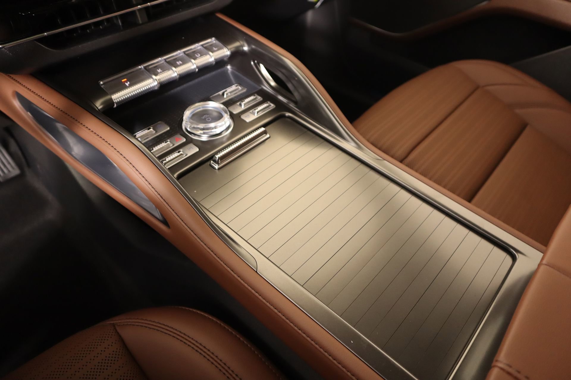 New 2026 Lincoln Nautilus Reserve w/ Jet Appearance Package AWD/4WD image 9