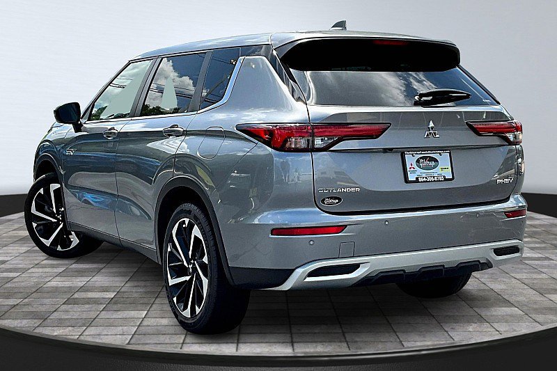 Used 2023 Mitsubishi Outlander SE image 5