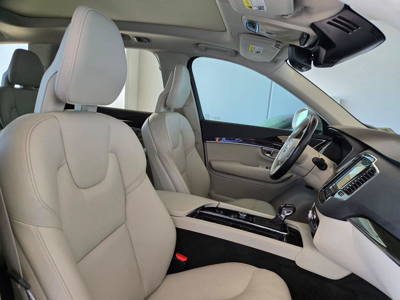 Used 2018 Volvo XC90 T6 Momentum w/ Convenience Package AWD/4WD image 27