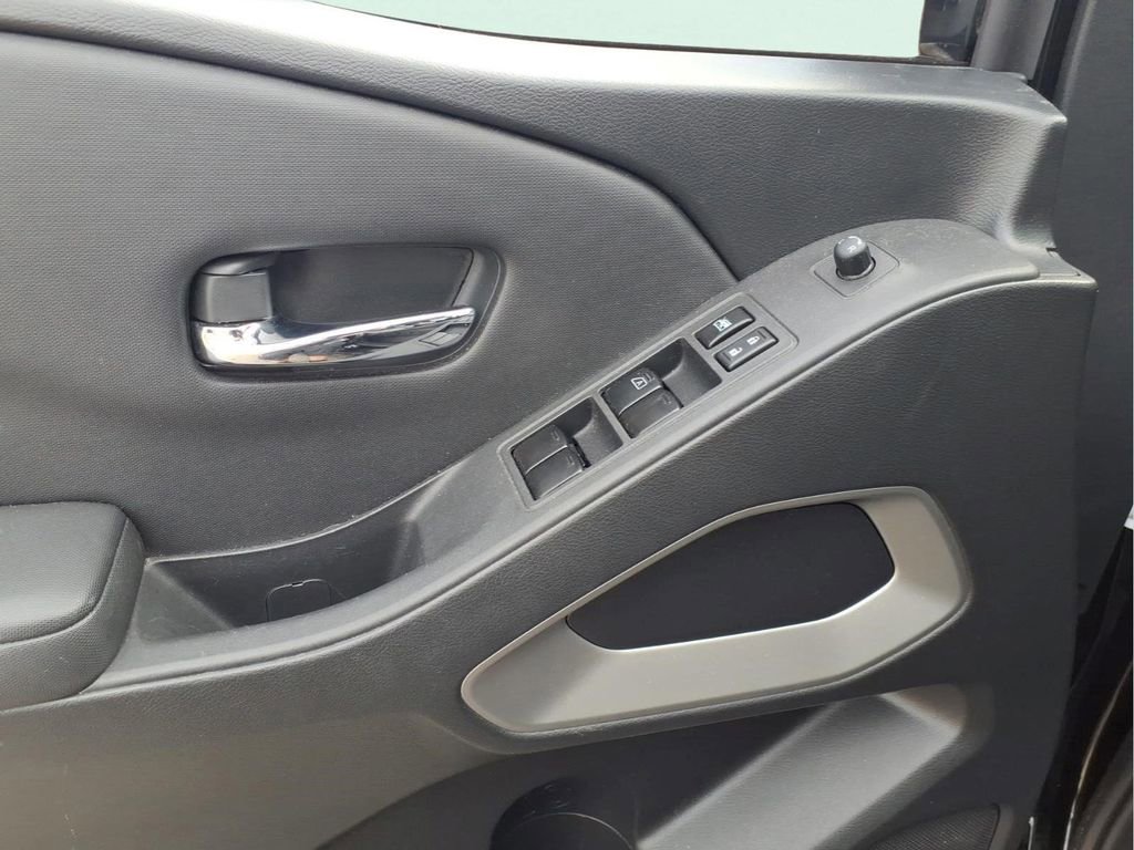 Used 2022 Nissan Frontier SV image 13