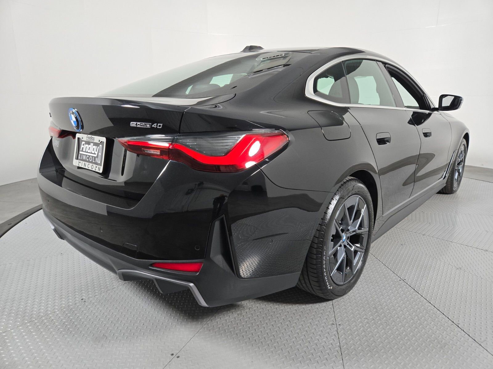 Used 2025 BMW i4 eDrive40 w/ Parking Assistance Package RWD image 4