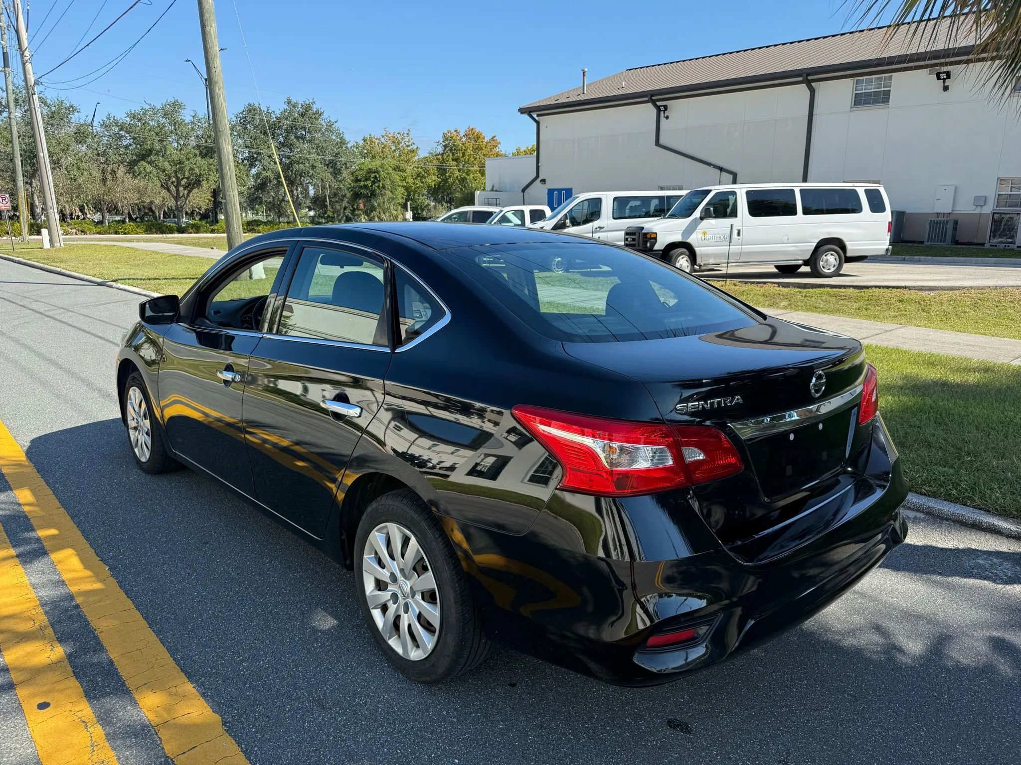 Used 2019 Nissan Sentra S image 5