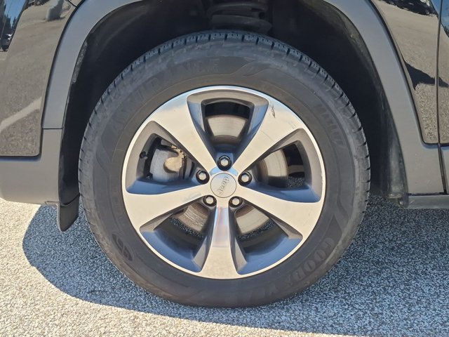 Used 2020 Jeep Cherokee Limited AWD/4WD image 23