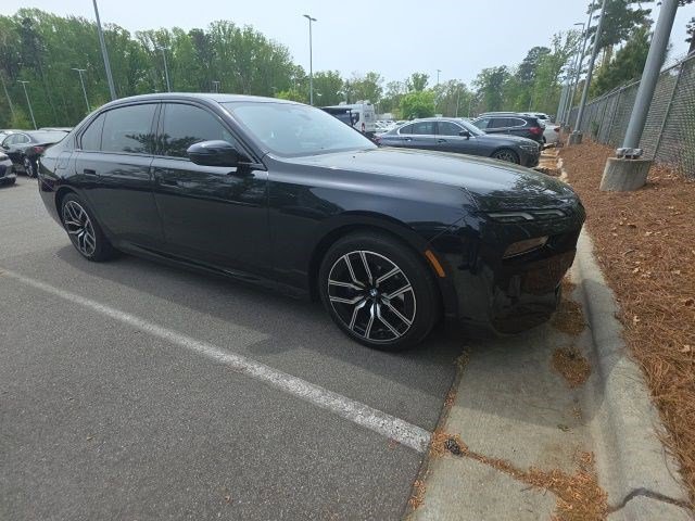 Used 2025 BMW 750e xDrive image 5