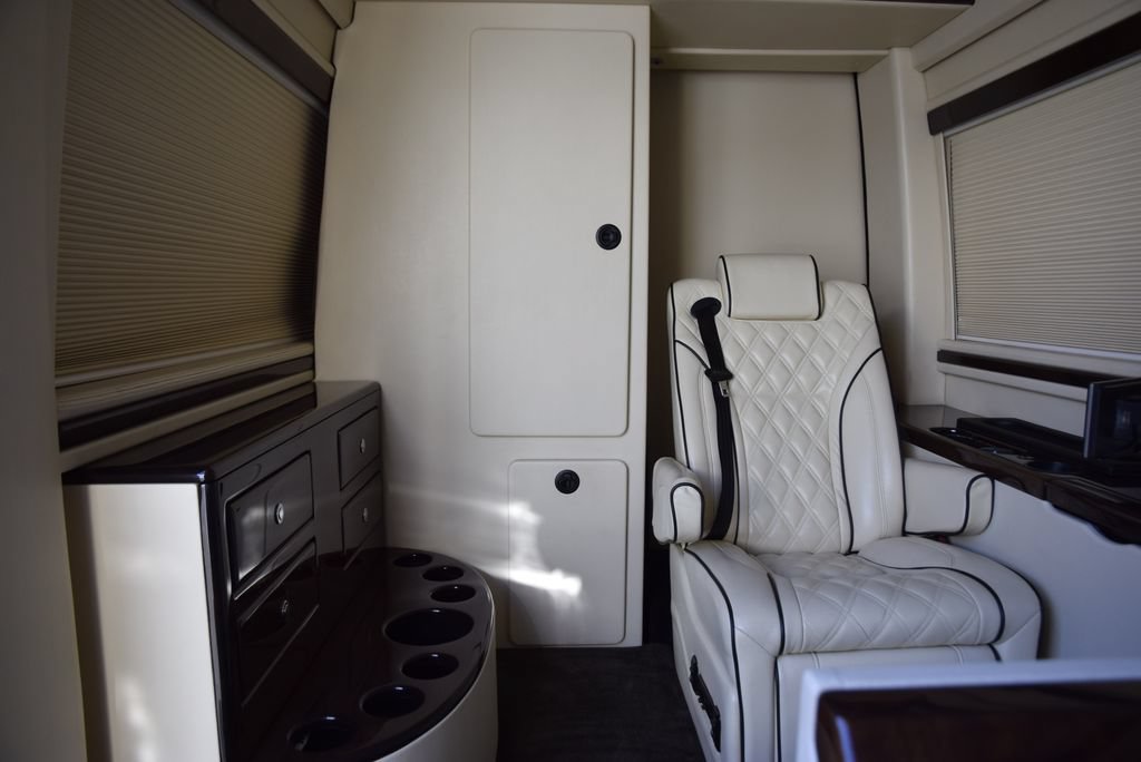 Used 2017 Mercedes-Benz Sprinter 2500 image 12