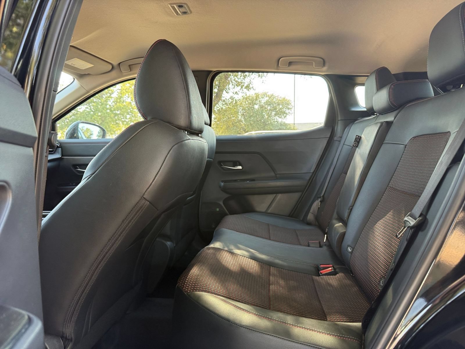 Used 2026 Nissan Kicks SR AWD/4WD image 25