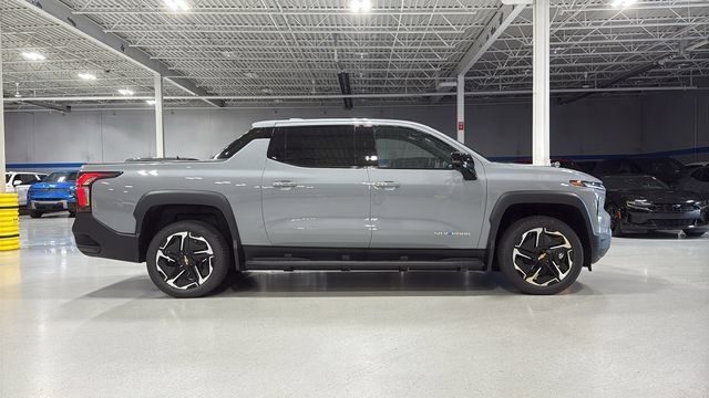 New 2026 Chevrolet Silverado EV LT AWD/4WD image 4
