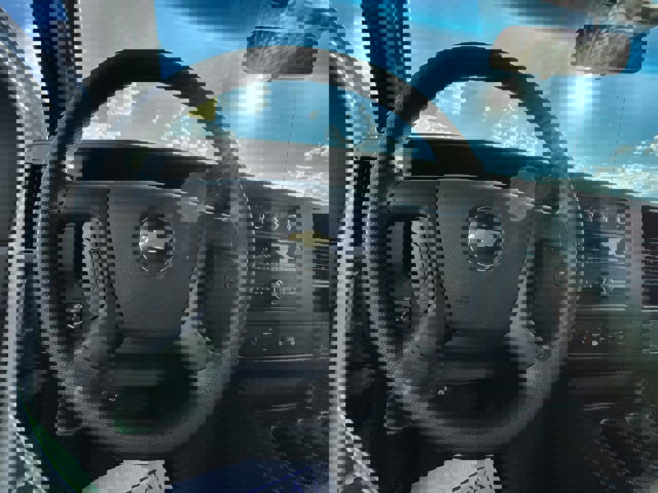 Used 2022 Chevrolet Express 3500 LS image 3