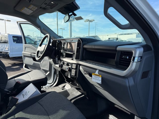 New 2026 Ford F550 4x4 Supercab Super Duty image 17
