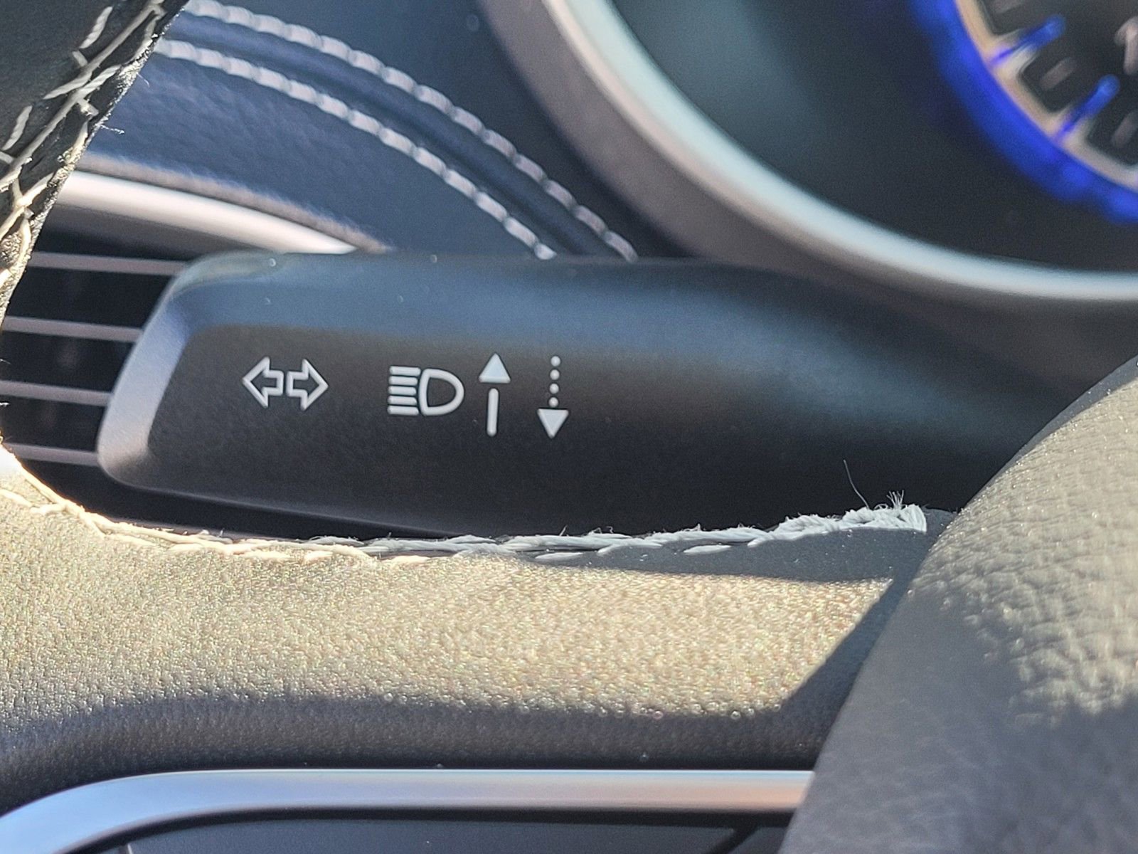 New 2026 Chrysler Pacifica Select FWD image 25