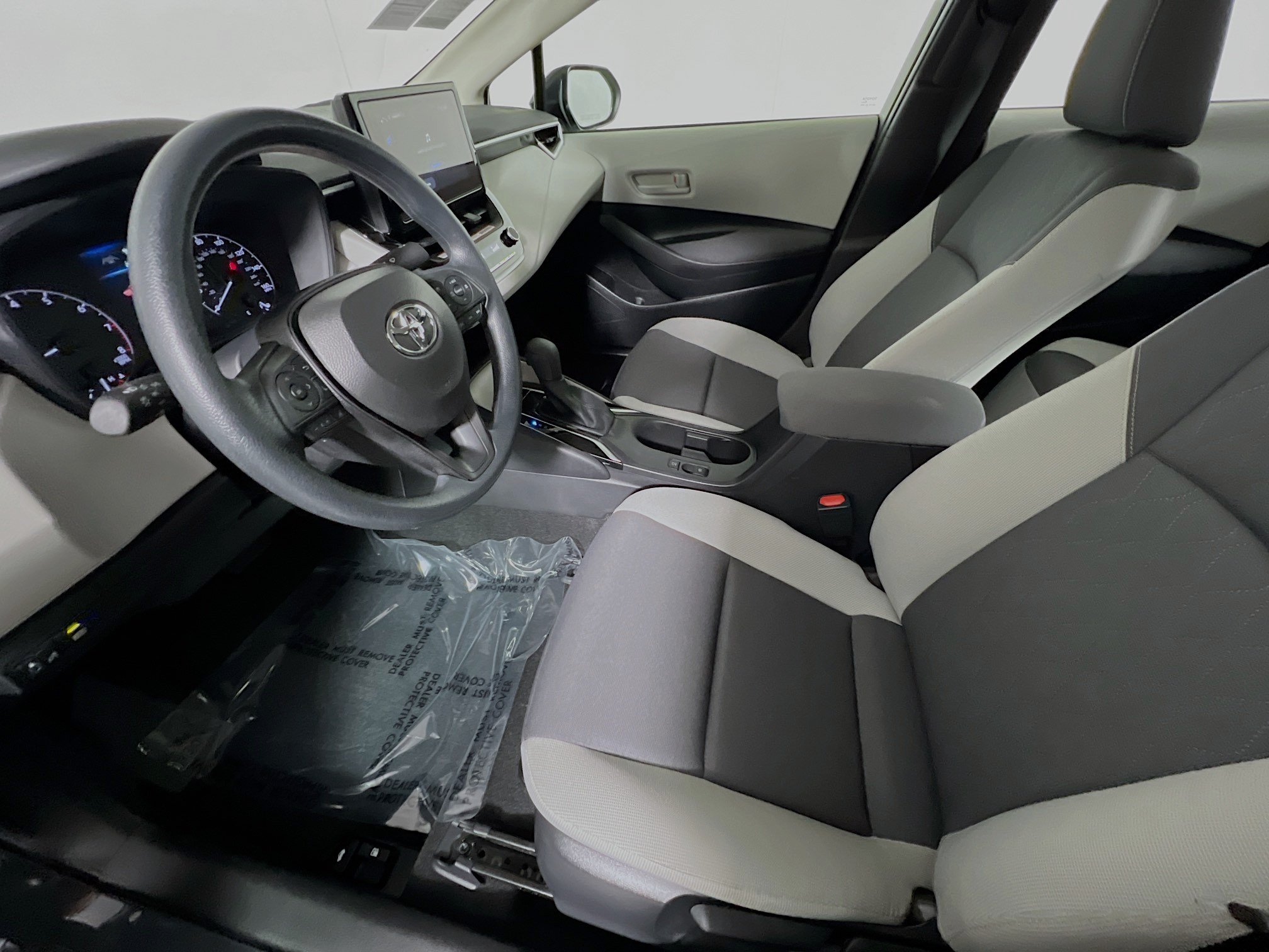 Used 2025 Toyota Corolla LE FWD image 15