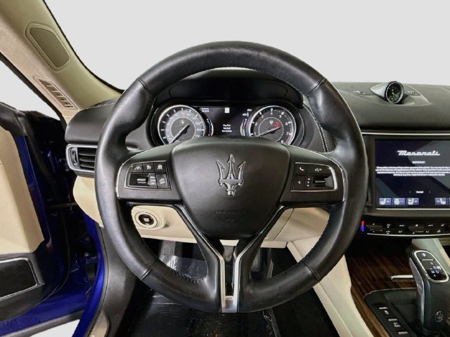 Used 2022 Maserati Levante GT AWD/4WD image 12