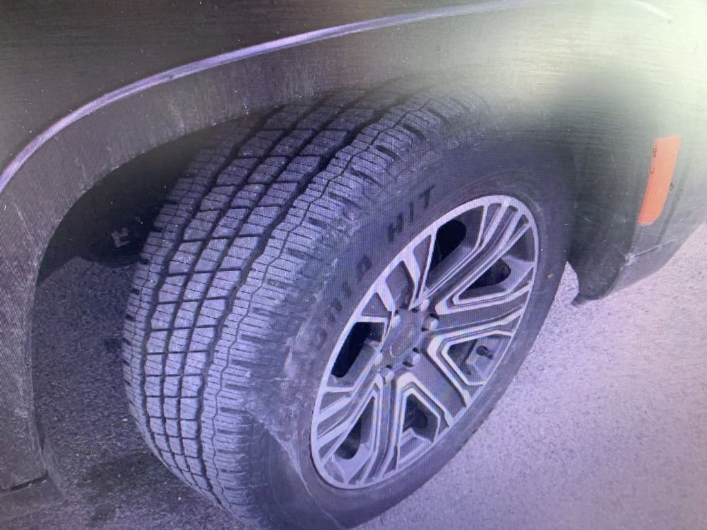 Used 2024 Jeep Wagoneer L Series II w/ Flexible Seating Group image 16