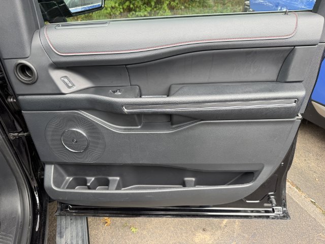Used 2023 Ford Expedition Limited AWD/4WD image 39