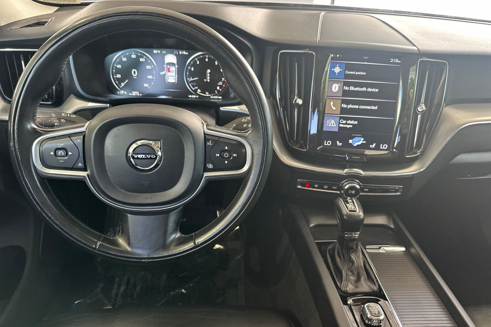 Used 2018 Volvo XC60 T6 Momentum w/ Convenience Package AWD/4WD image 17