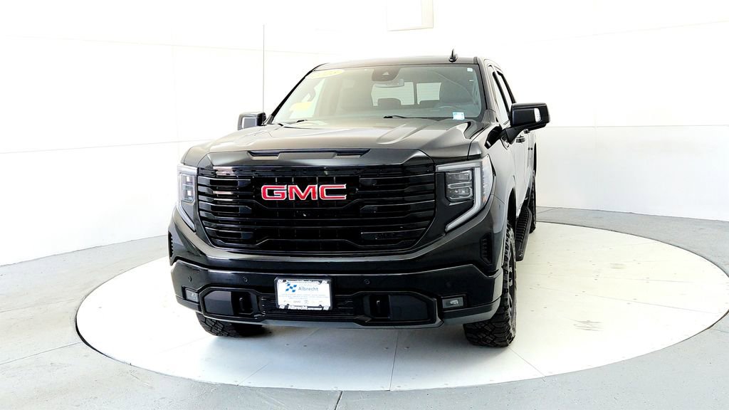 Used 2023 GMC Sierra 1500 AT4 w/ AT4 Premium Package AWD/4WD image 2