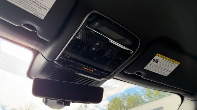 Used 2023 Land Rover Range Rover Long Wheelbase Autobiography image 55